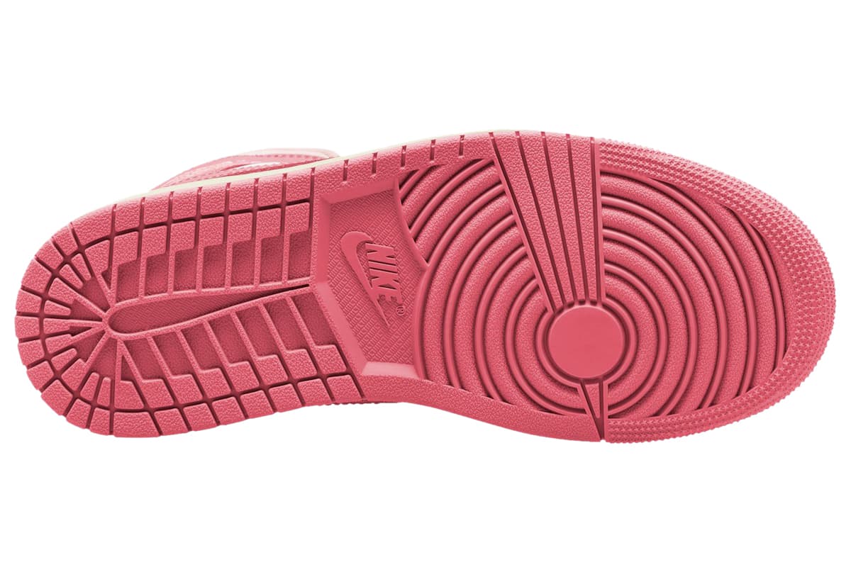 Air Jordan 1 Mid WMNS Strawberries and Cream