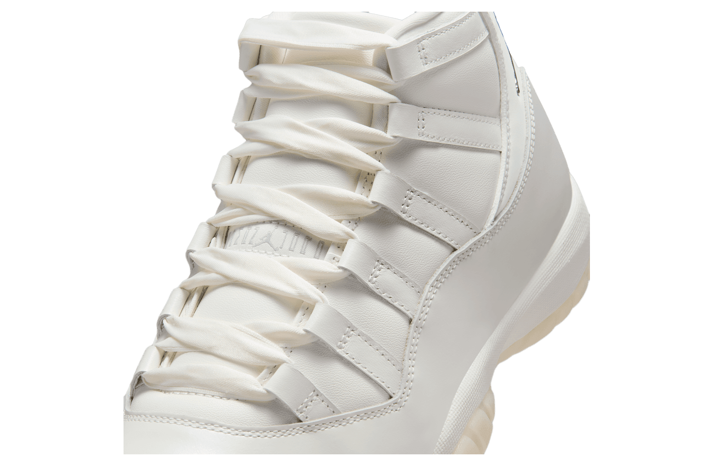 Jordan 11 Retro 'Pearl / Grand Finale'