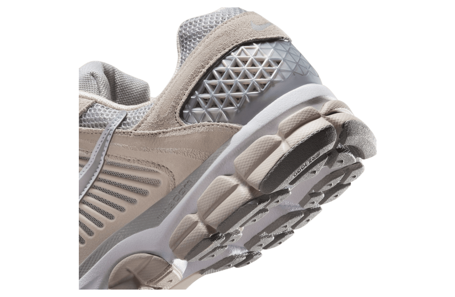 Air Zoom Vomero 5 'Light Orewood Brown - White'
