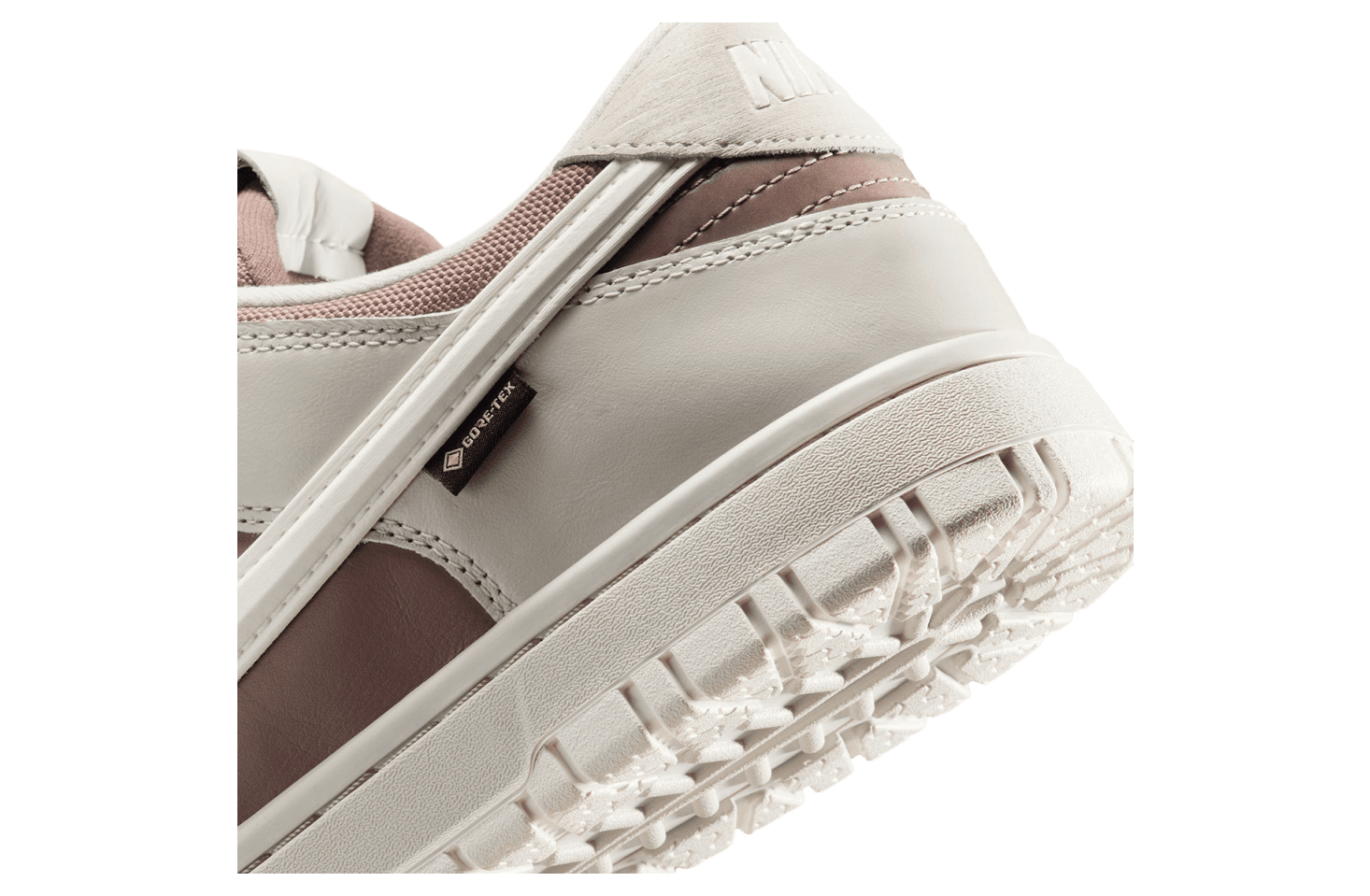 Dunk Low GORE-TEX 'Light Bone Mink Brown Sail'