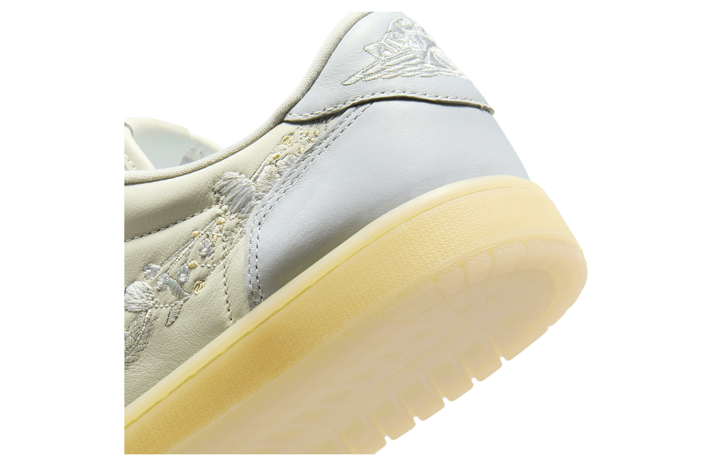 Jordan 1 Retro Low OG 'Rabbit Floral Swoosh'